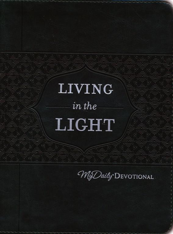 Living In The Light Devotional - Johnny Hunt